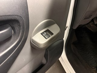 Transportbil - Skåp Nissan NV200 10 av 14
