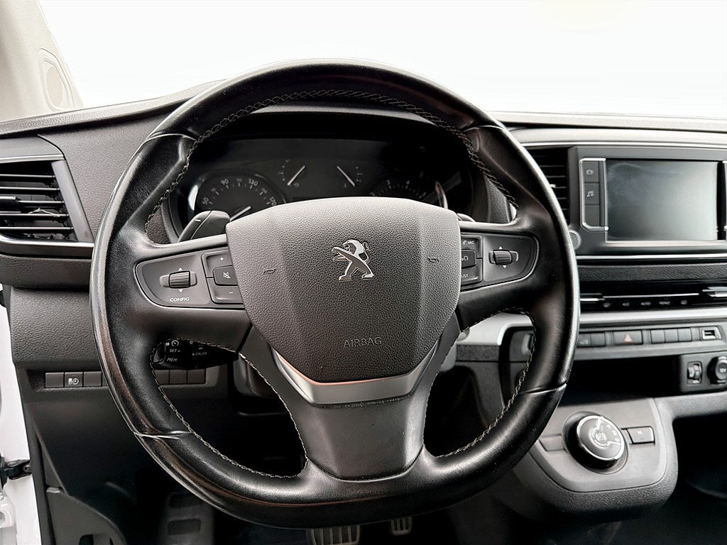Bild på Peugeot Expert PRO+ 2.0 BHDi 145hk Aut L3 - B-KAMERA, BACKSENSORER