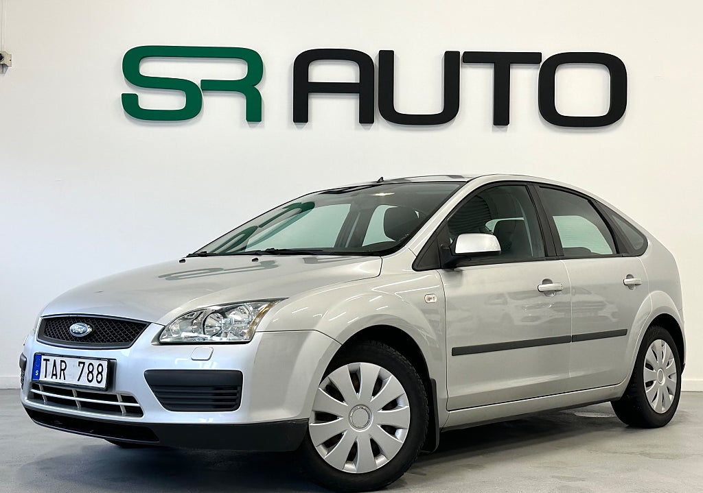 Ford Focus 5-dörrars 2.0 | Automat | Dragkrok | SoV-Hjul