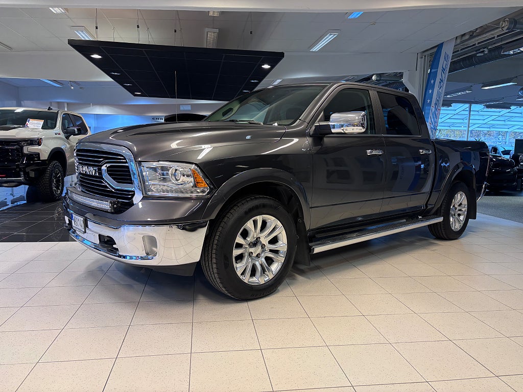 RAM 1500 Crew Cab Longhorn 5.7 V8 HEMI 4x4  