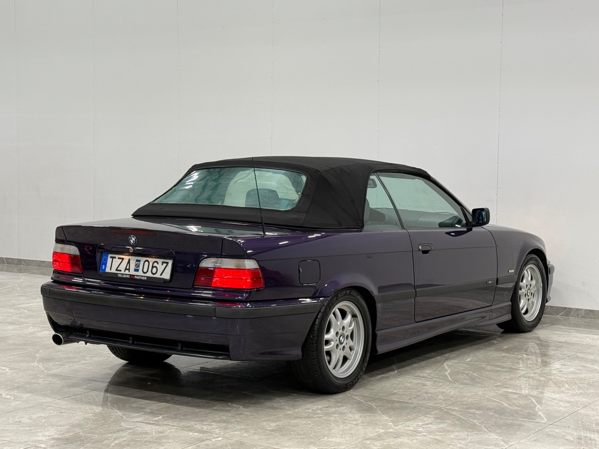 BMW 318 i Convertible M Sport 1997, bild 6/45