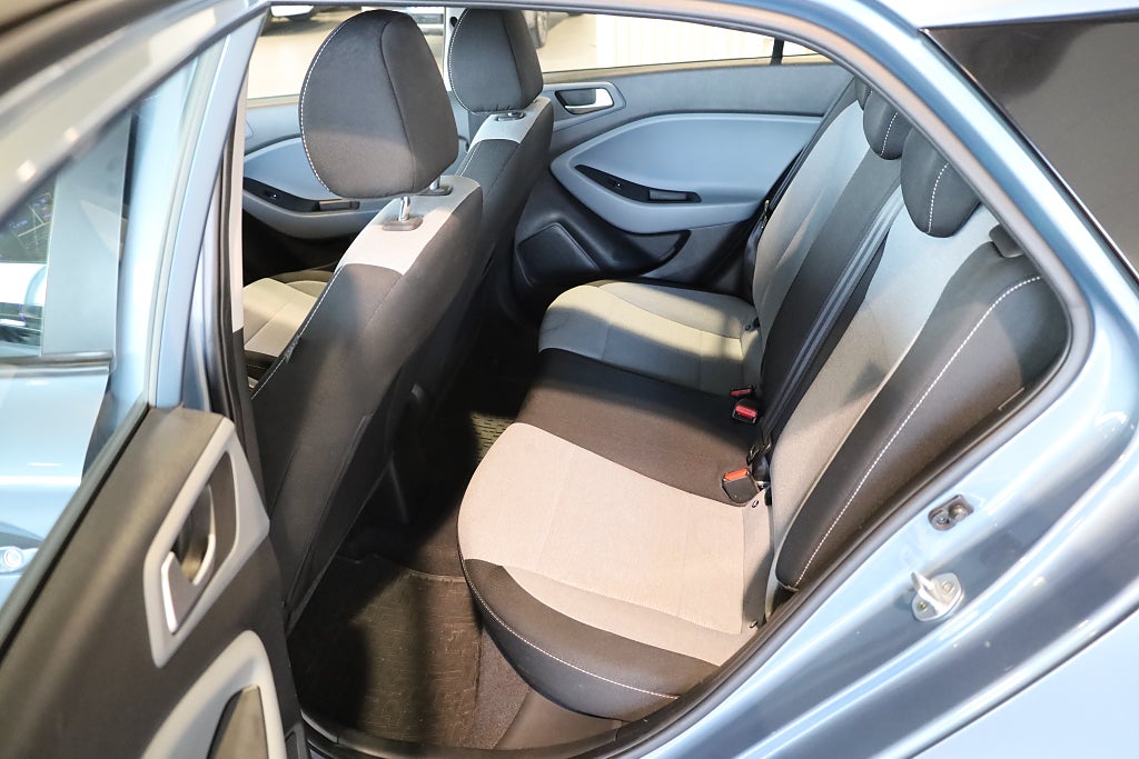 Hyundai i20 1.2 ComfortPlus PDC Blåtand Rattvärme 2016