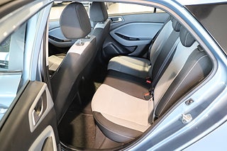 Halvkombi Hyundai i20 10 av 20