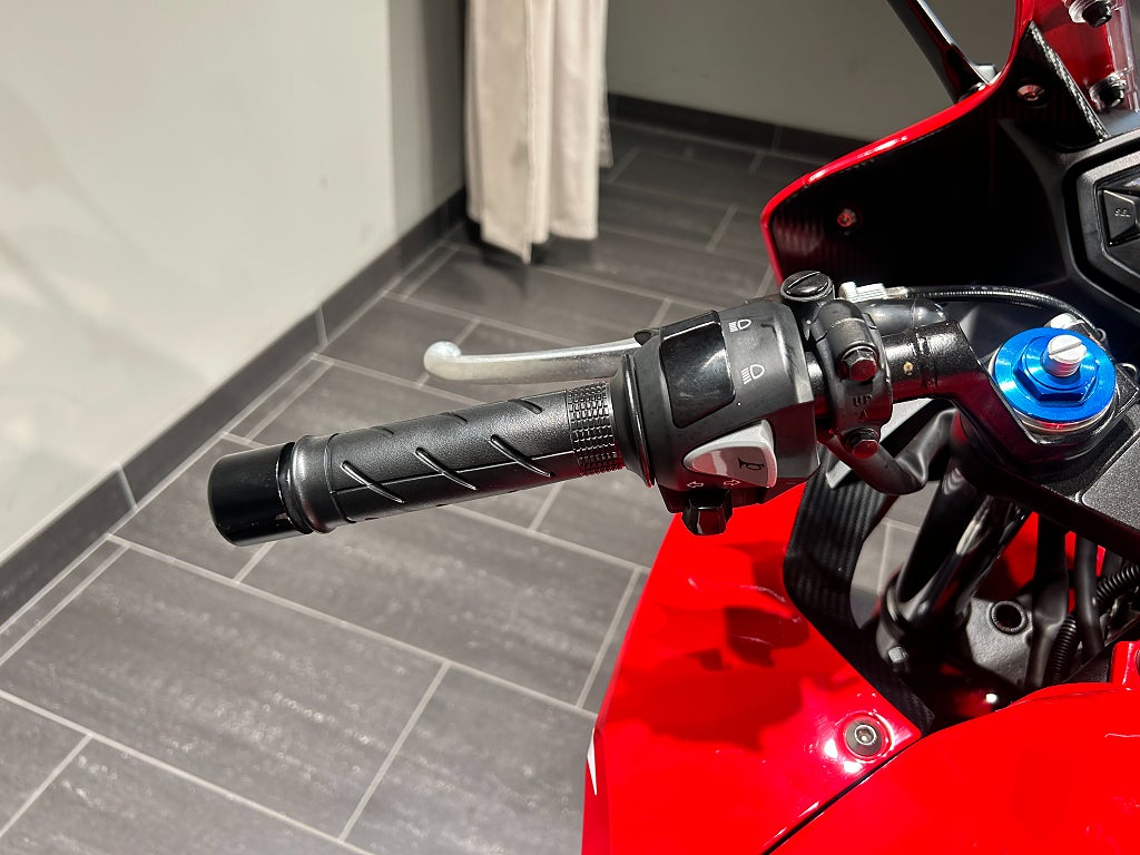 Honda CBR5005 3,45% 1585 mil/Akrapovic/Tail-tidy