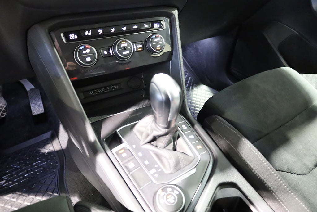 Volkswagen Tiguan Allspace 4M R-line 7-Sits Drag Värmare Massage 2020