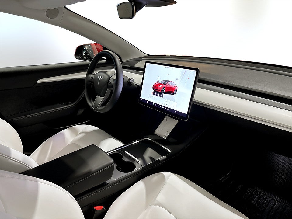 Bild på Tesla Model 3 Long Range 440hk Aut 4WD GLASTAK B-KAMERA