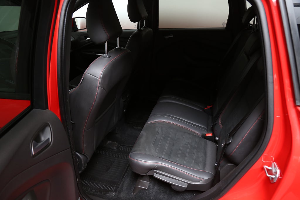 Ford Kuga 2,0 TDCi 180hk AWD ST-Line Aut Värmare Drag Stylingpkt 2018