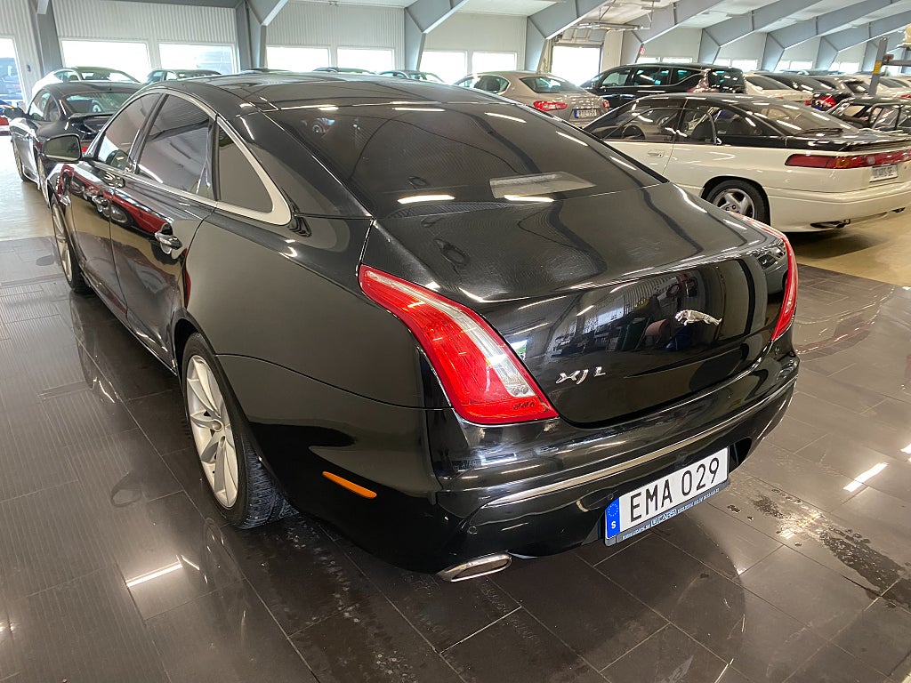 Jaguar XJ 2010 - miniatyr 10