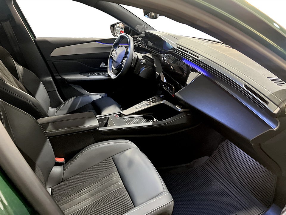 Bild på Peugeot 308 5D GT 1.2 PT 130hk Aut - B-KAMERA, CARPLAY