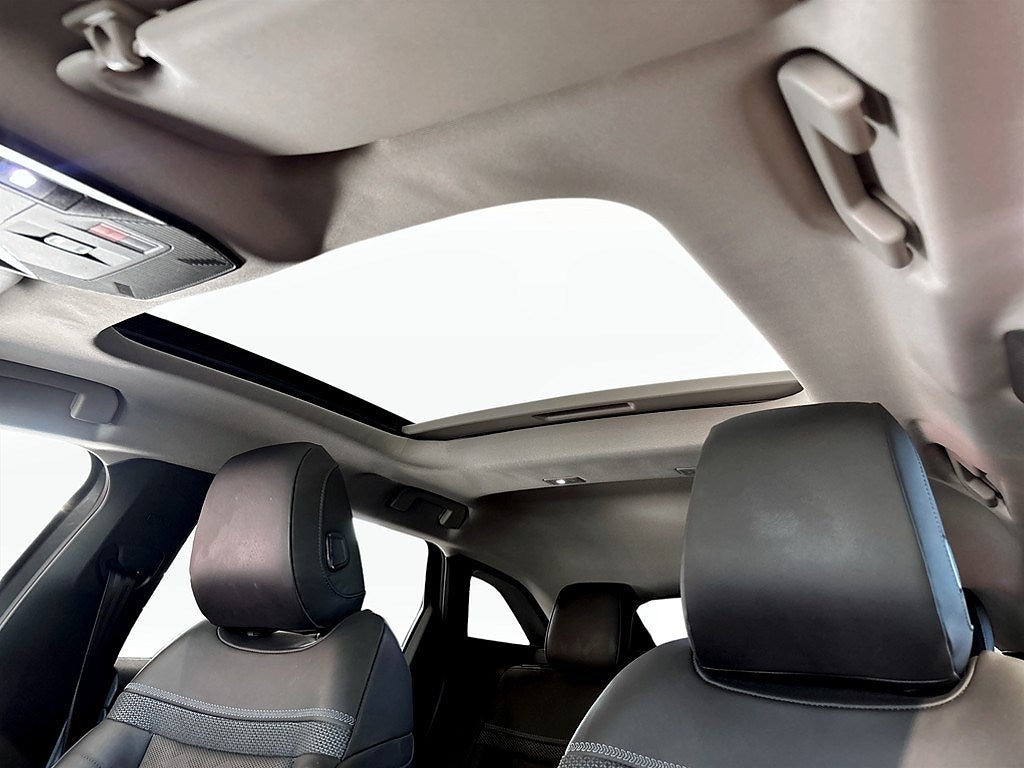 Bild på Citroën C5 X Shine Exclusive 1.6 PT 180hk Aut - PANO,360-KAMERA,DRAG