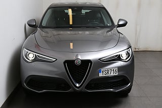 SUV Alfa Romeo Stelvio 5 av 27