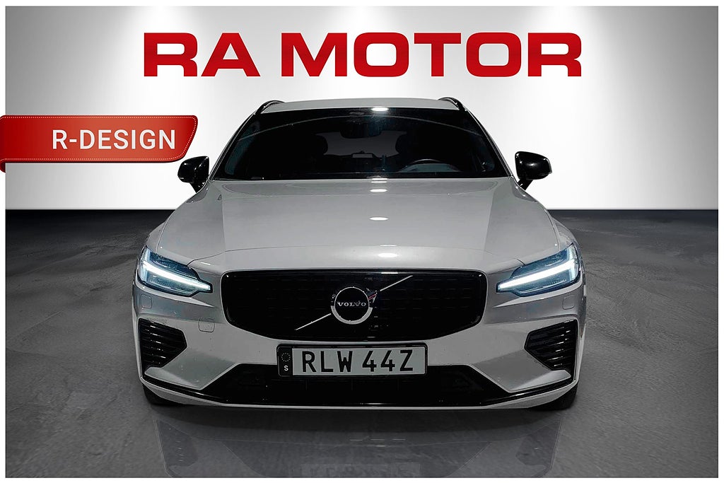 Volvo V60 Recharge T6 AWD 340hk R-Design |Navi|Kamera|Voc| 2022