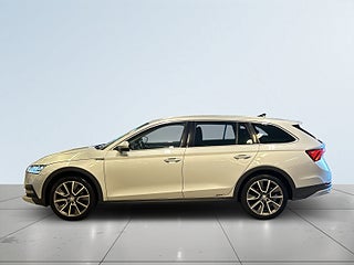 Skoda Octavia Scout 2.0 TDI SCR Rattvärme/Backkamera/Adaptiv Fart/Drag/SoV – bild 4