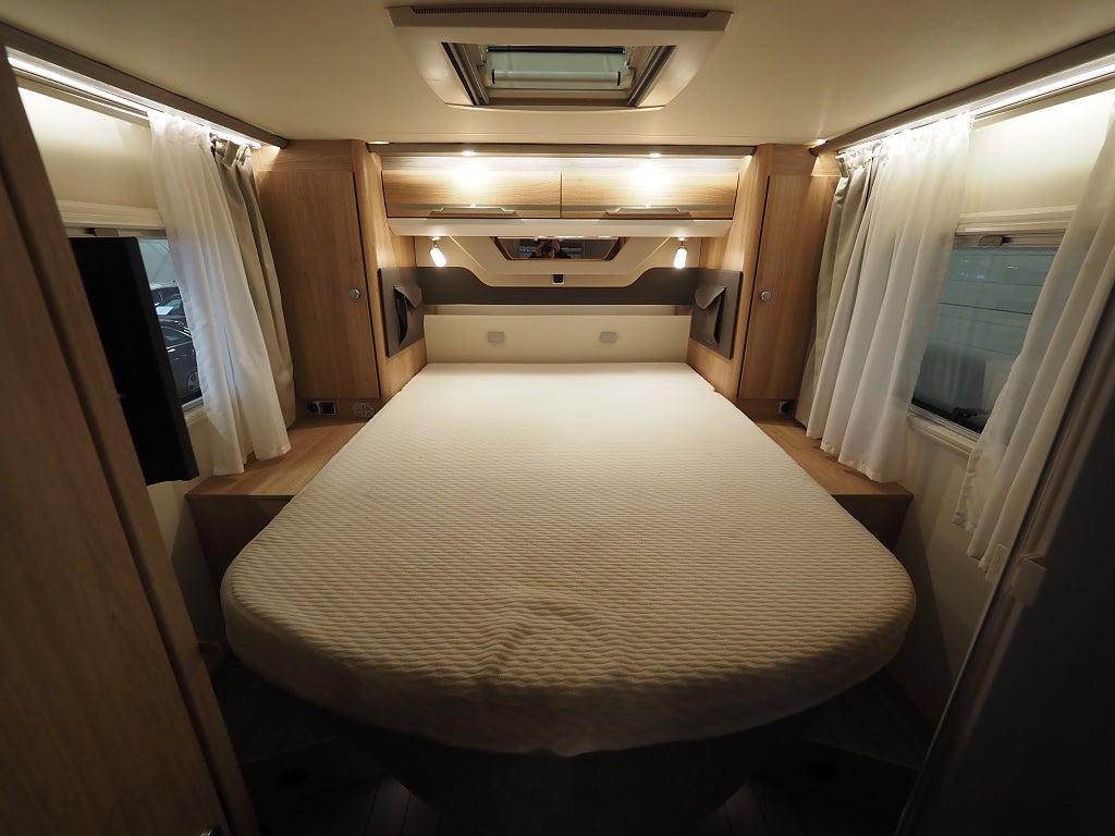 Knaus Sky I 700 LX Queenbädd Automat Markis Stort garage 3850kg 2018