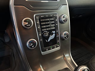 Volvo XC70 D4 AWD Geartronic Classic, MomentumVOC/Drag/Dvärm/Psens – bild 17