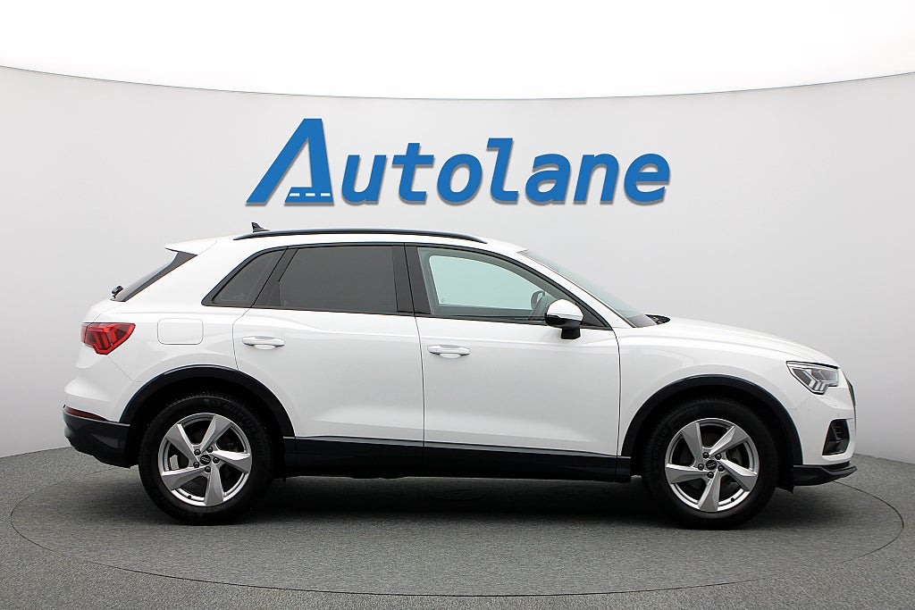 Audi Q3 35 TFSI S Tronic Proline Cockpit,Kamera,Drag,Värmare