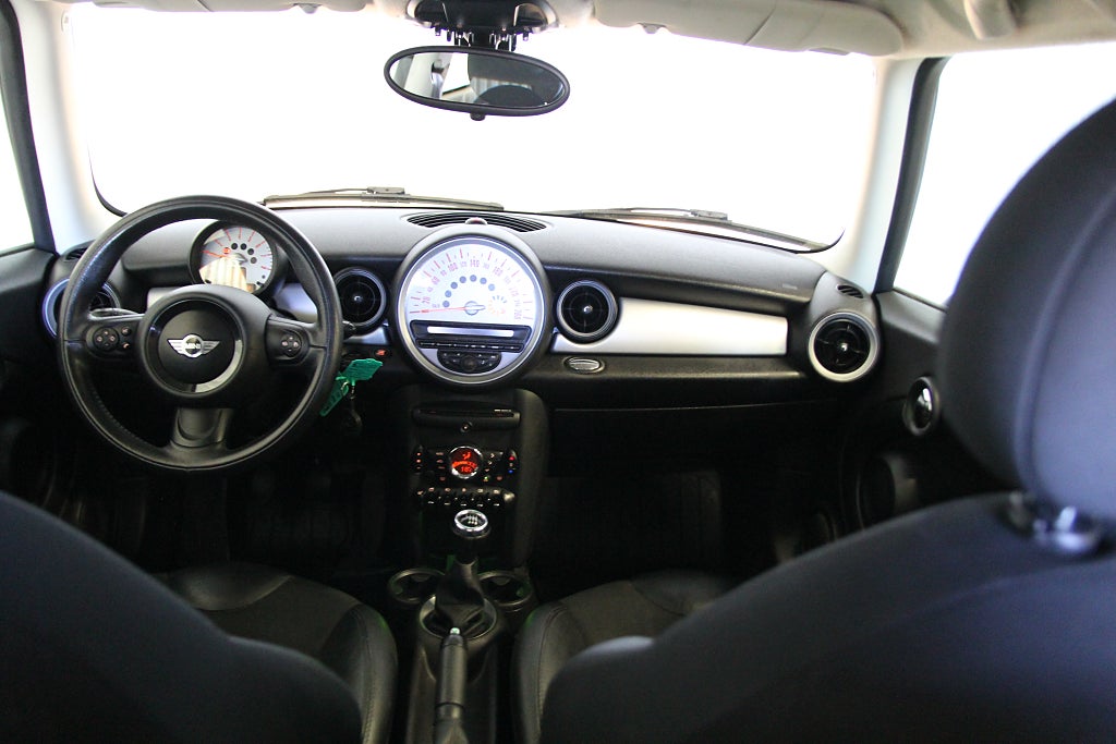 MINI One Nyservad, nybesiktigad m,m