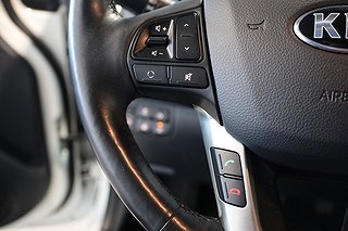 Halvkombi Kia Rio 18 av 20
