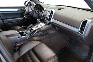 SUV Porsche Cayenne 8 av 25
