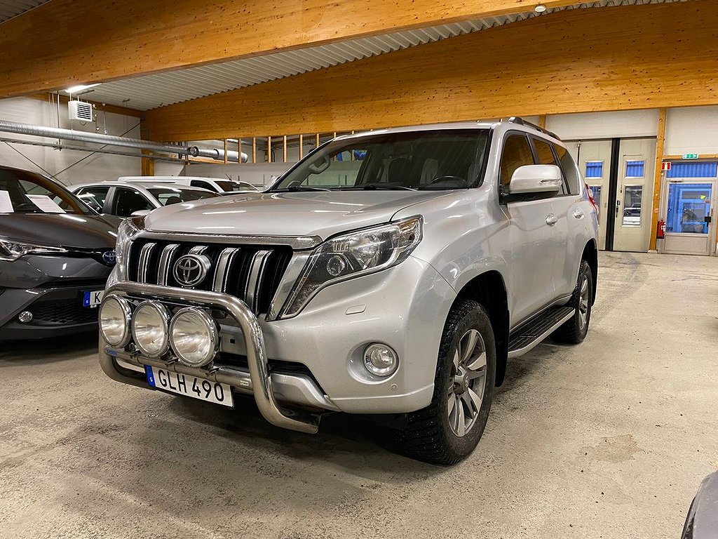 Toyota Land Cruiser 3,0 D-4D 4WD | Vinterhjul | En äg...