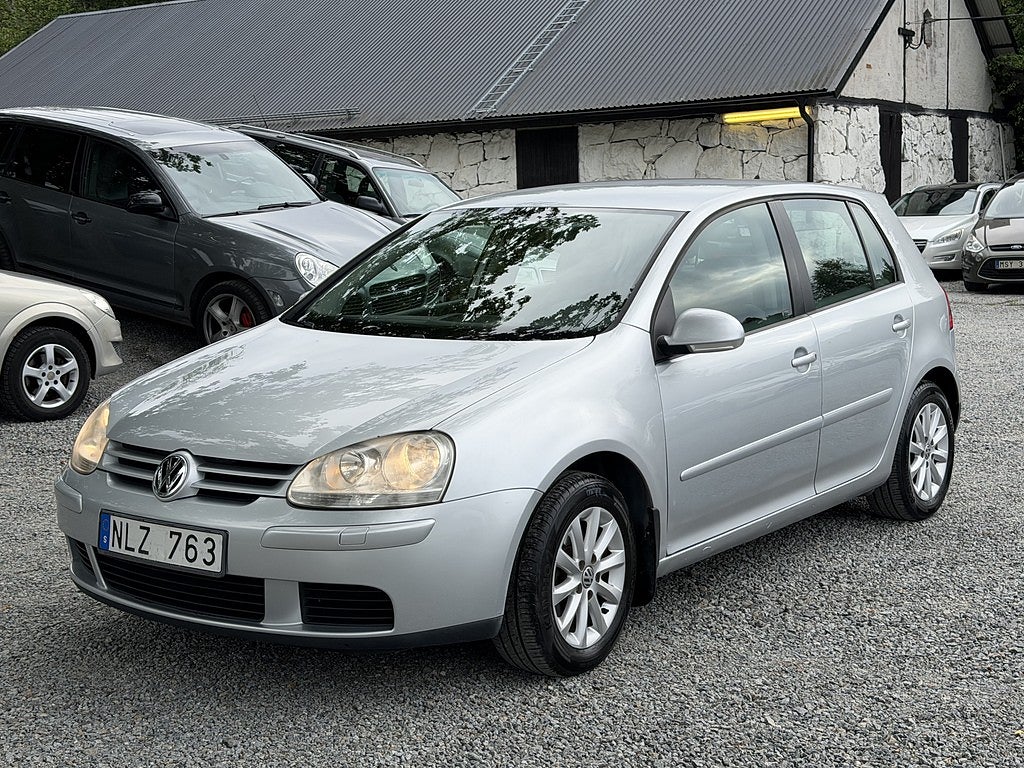 Volkswagen Golf  5-dörrar 1.6 Trendline, nybesiktad, 102hk, 2007