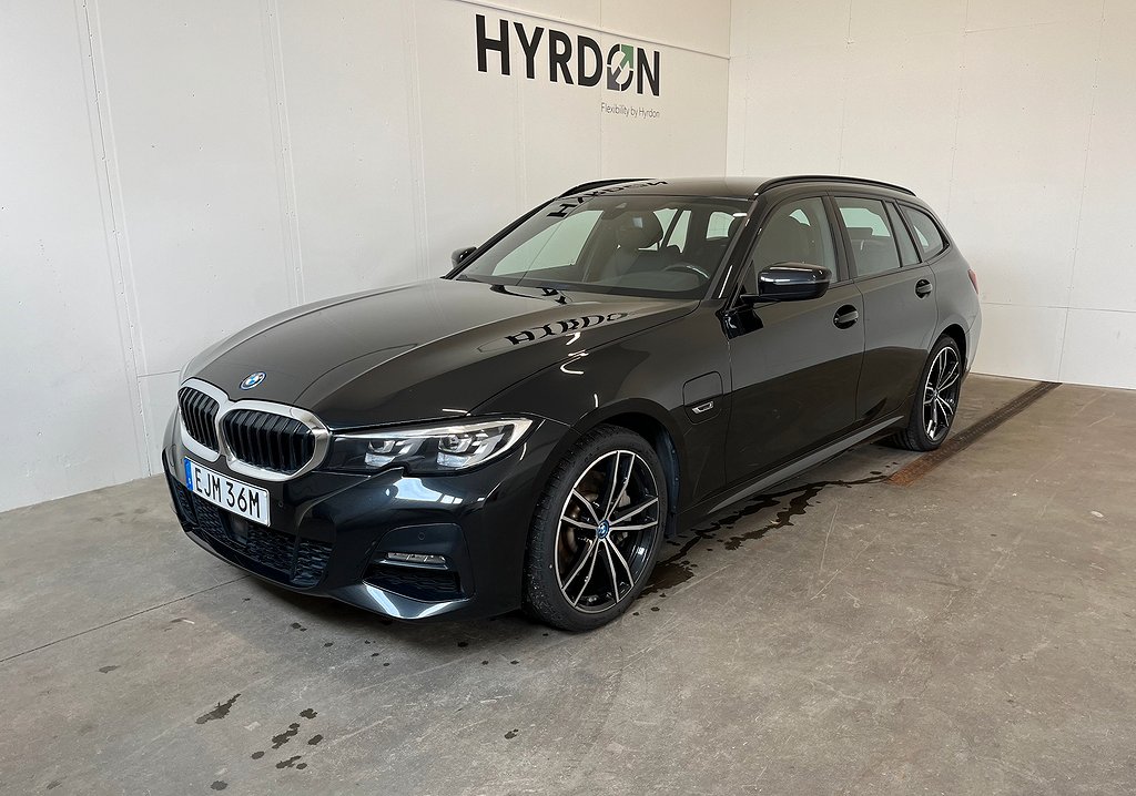 BMW 330e xDrive Touring M Sport *Drag* *V-hjul* *Moms*