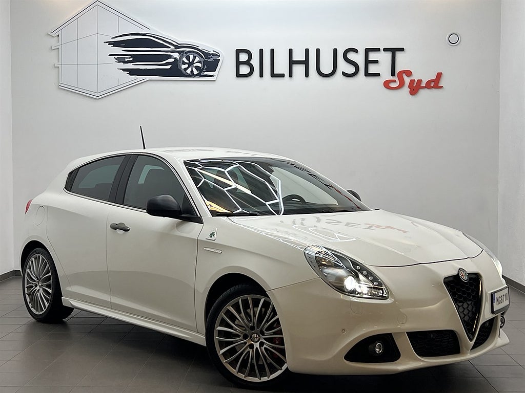 Alfa Romeo Giulietta Quadrifoglio Verde 240hk Sportavgas/BOSE