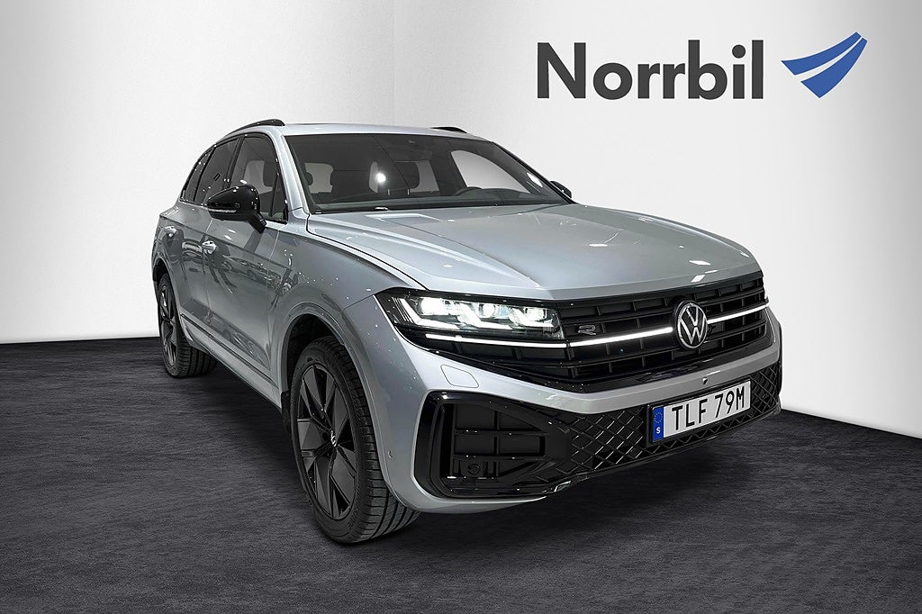 Volkswagen Touareg R-LINE V6 TDI Moms Läder Värmare Pano
