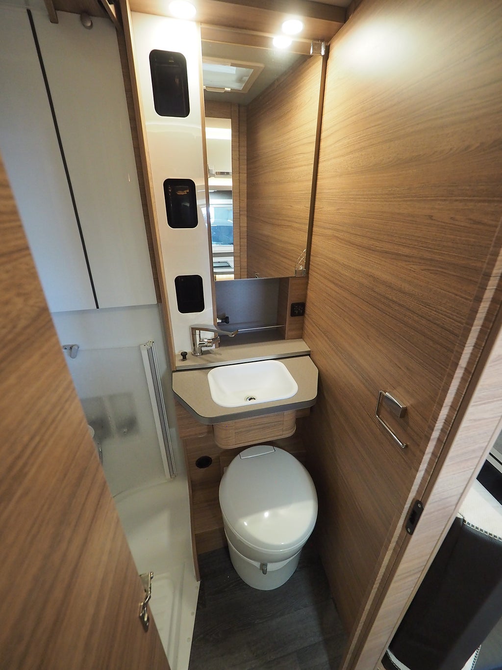 Weinsberg X-Cursion Van Edition Pepper I Aut 150hk I B-kort