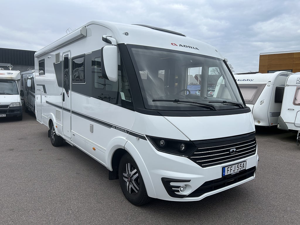 Adria SONIC 700 DC Queensbed 1 Ägare