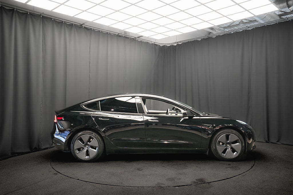 Tesla Model 3 Standard Range PANO LÄDER KAMERA 1-ÄGARE MOMS