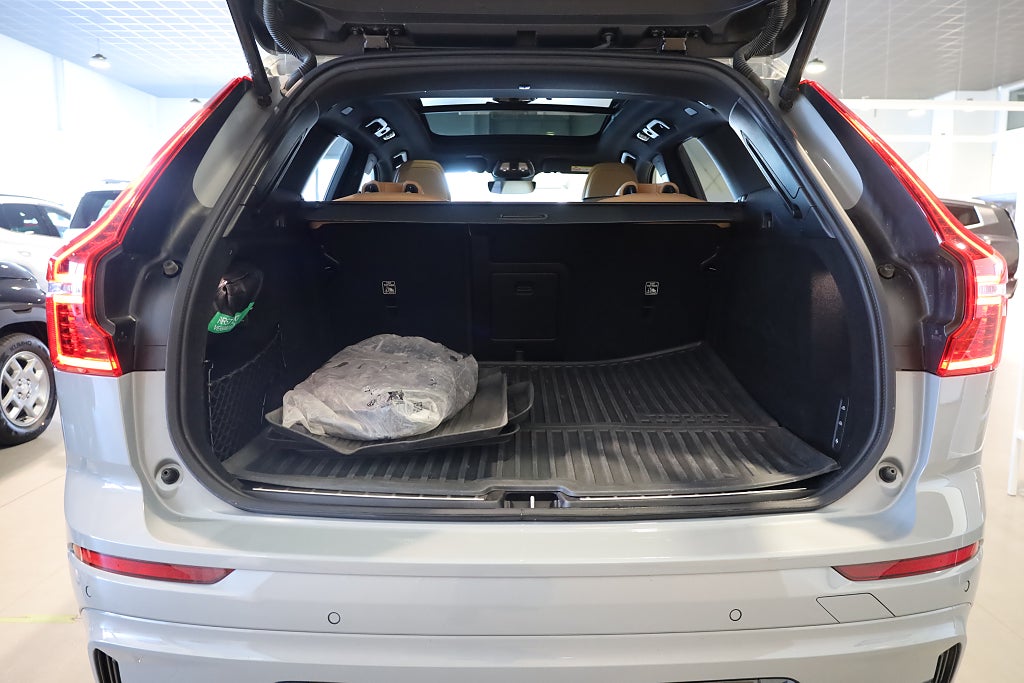 Volvo XC60 Recharge T6 AWD AUT Ultimate Dark Pano H&K Orrefors 2024