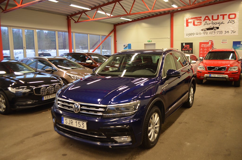 Volkswagen Tiguan 2.0 TDI SCR 190 hk 4Motion R-LINE D-Värmare Drag Euro 6