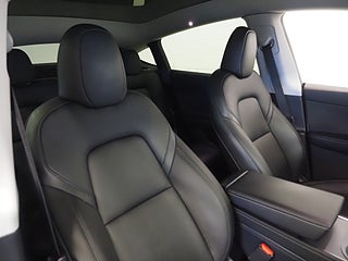 SUV Tesla Model Y 10 av 19