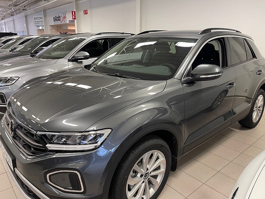 Volkswagen T-Roc LIFE 1.5 TSI 150 HK AUTOMAT