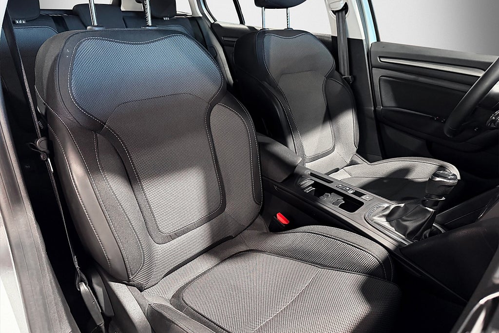 Renault Mégane Sport Tourer 1.3 TCe 140hk Equilibre P-Sensorer Moms 2023