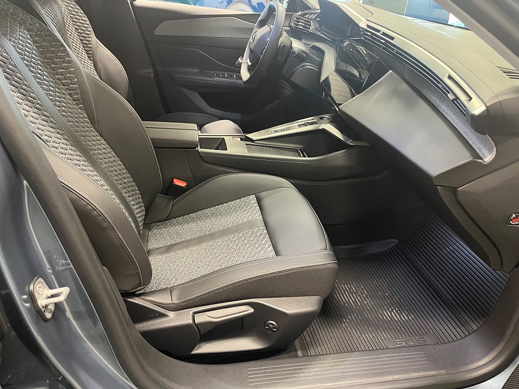 Peugeot 308 SW Hybrid 145 1.2  145 e-DCS  Allure thumbnail