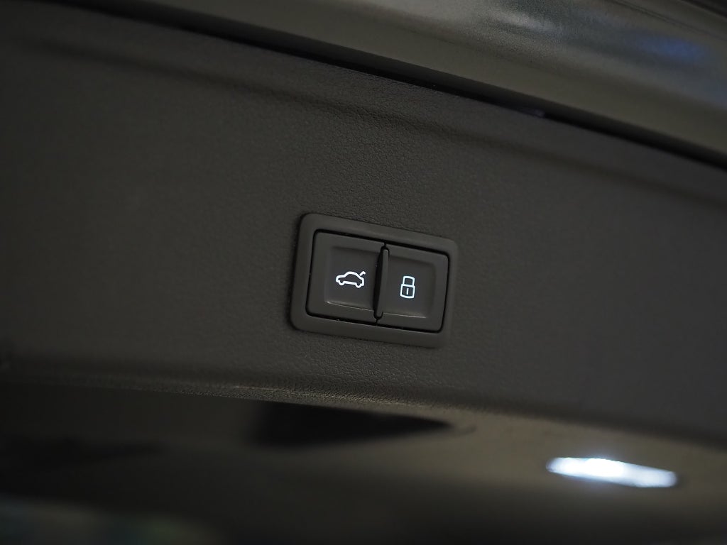 Audi A4 Avant 40 TDI Q S Tronic Proline D-Värm Drag P-Sensorer 2019