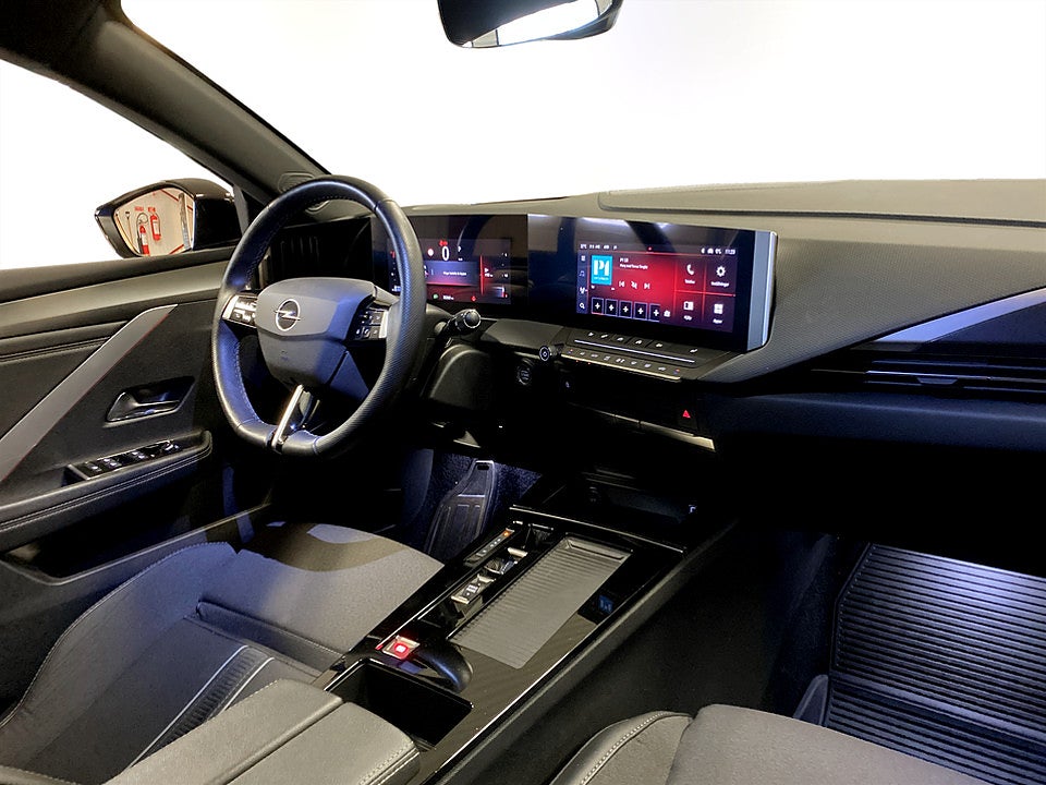 Bild på Opel Astra ST GS 1.2 PT 130hk Aut B-KAMERA CARPLAY