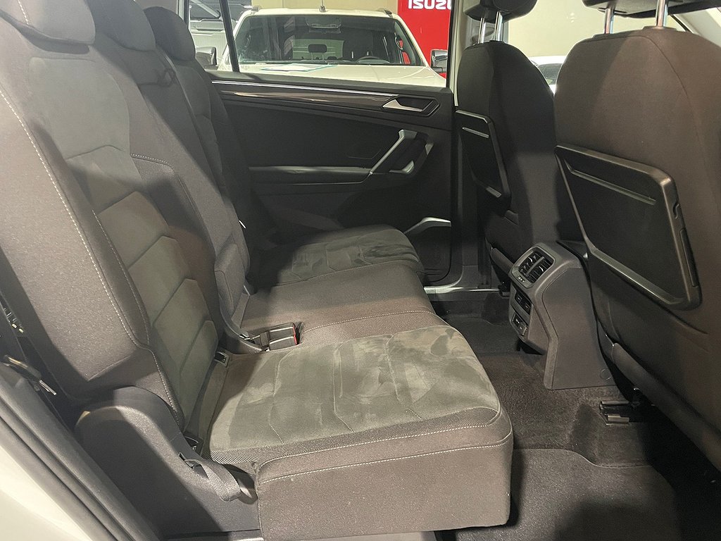 Volkswagen Tiguan Allspace R-LINE |4WD|DRAG | 7sits| Värmare 2019