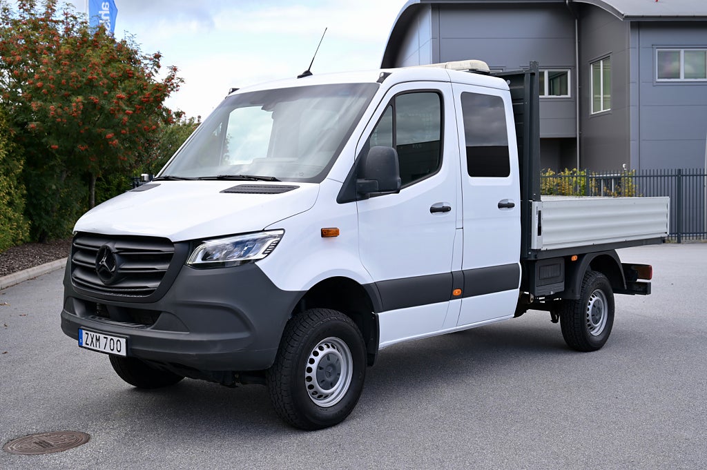 Mercedes-Benz Sprinter 319 CDI 4x4 Chassi Crew Cab 6-sits MOMS D-Värm Drag