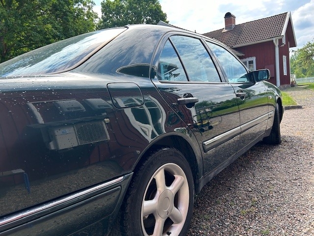 Mercedes-Benz E 280 4MATIC Avantgarde 1997, bild 4/26