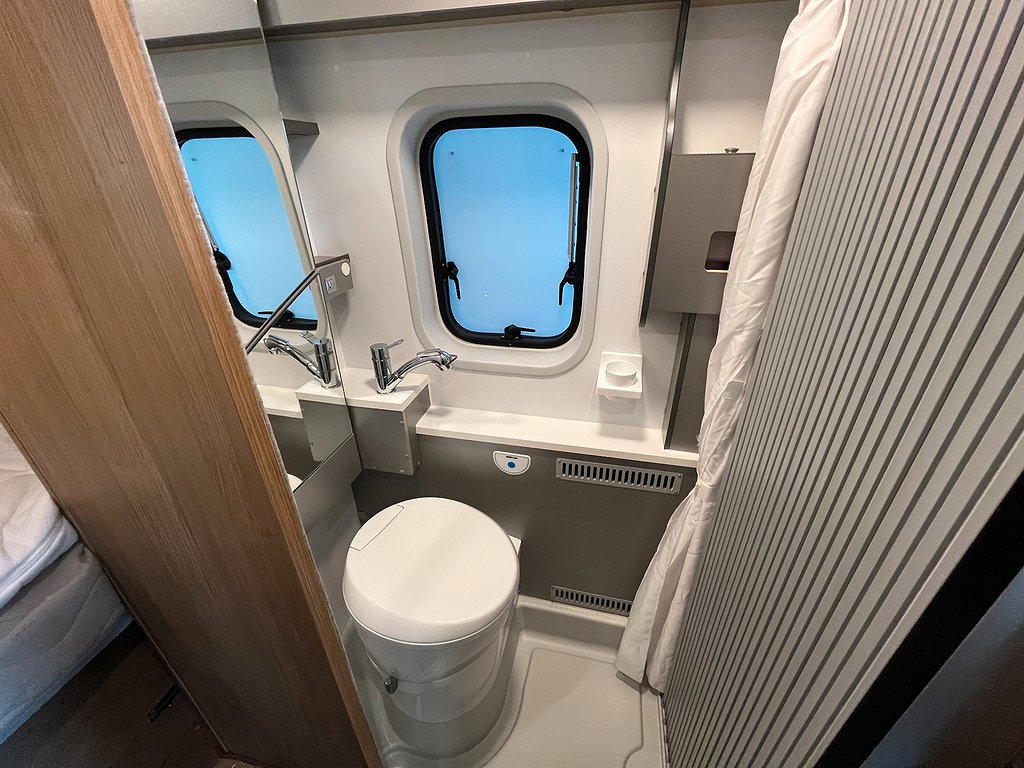 Adria Twin 600 / ALDE / Automat 150hk / Solcell / B-körkort - Adria
