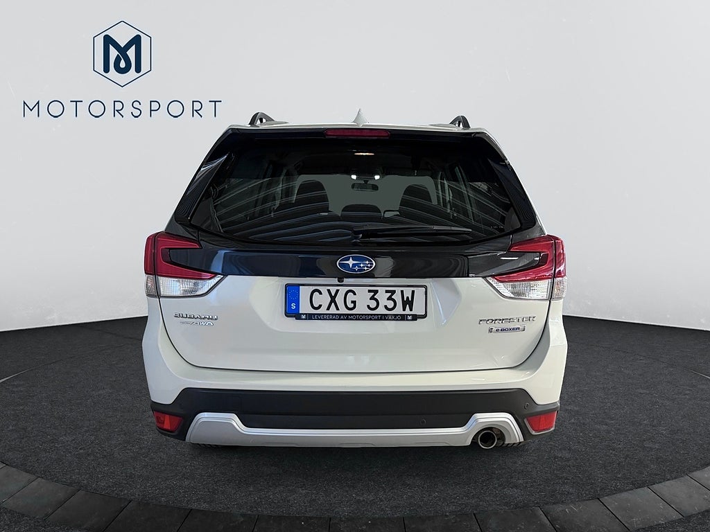 Subaru Forester e-Boxer Aut Dragkrok Rattvärme Kamera Carplay bild 5