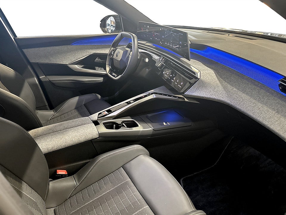 Bild på Peugeot 5008 GT Hybrid 145hk Aut 7-SITS B-KAMERA CARPLAY