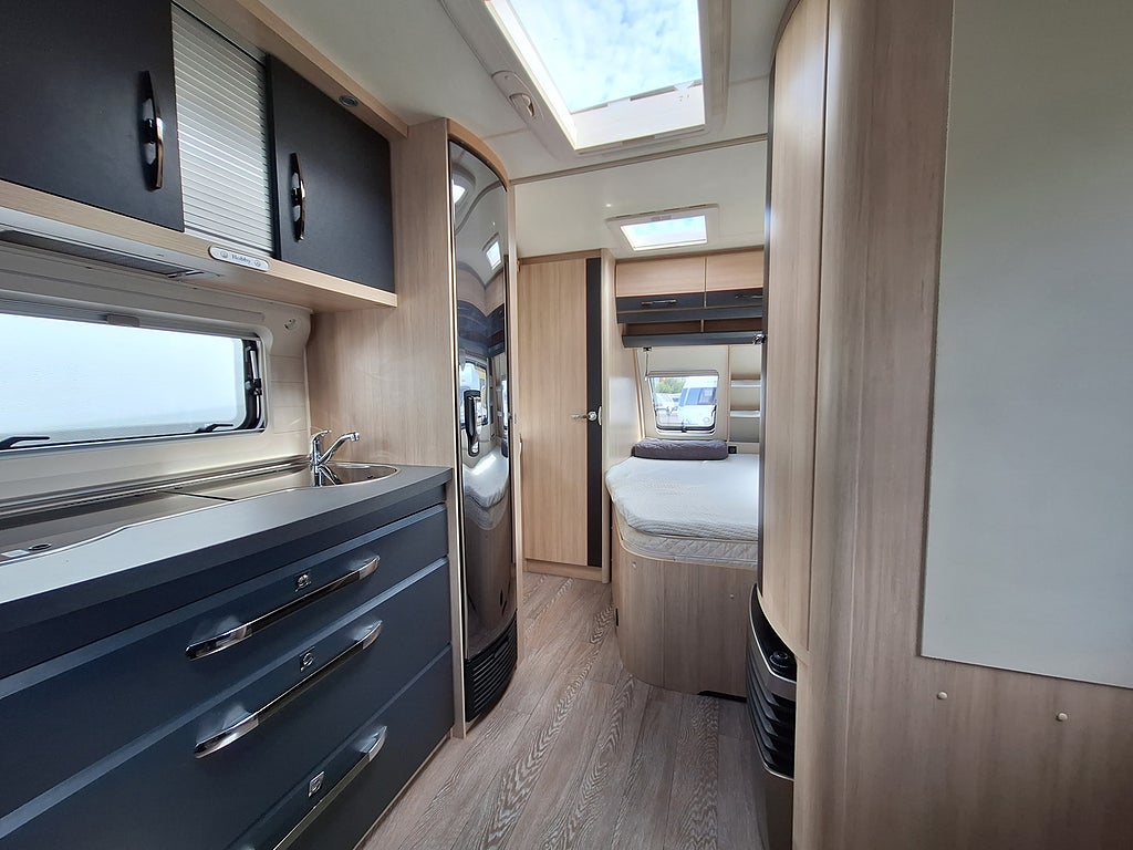 Hobby De Luxe Edition 460 UFe Dubbelbädd