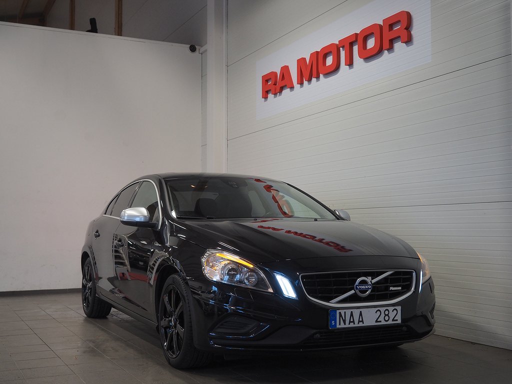 Volvo S60 T4F Automat Momentum | R-Design | Taklucka | Navi 2013