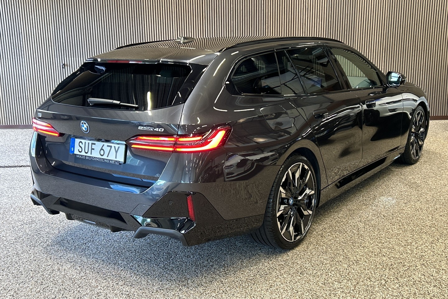 BMW i5 eDrive40 Touring M-sport Pro 2025, bild 4/10