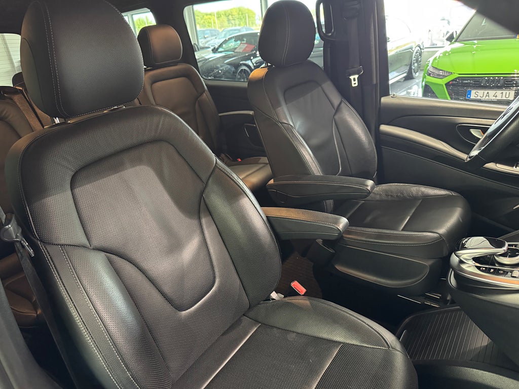 Mercedes-Benz V300 d 300 d 4Matic Lång AMG Värmare Drag Burmester Läder - bild 8