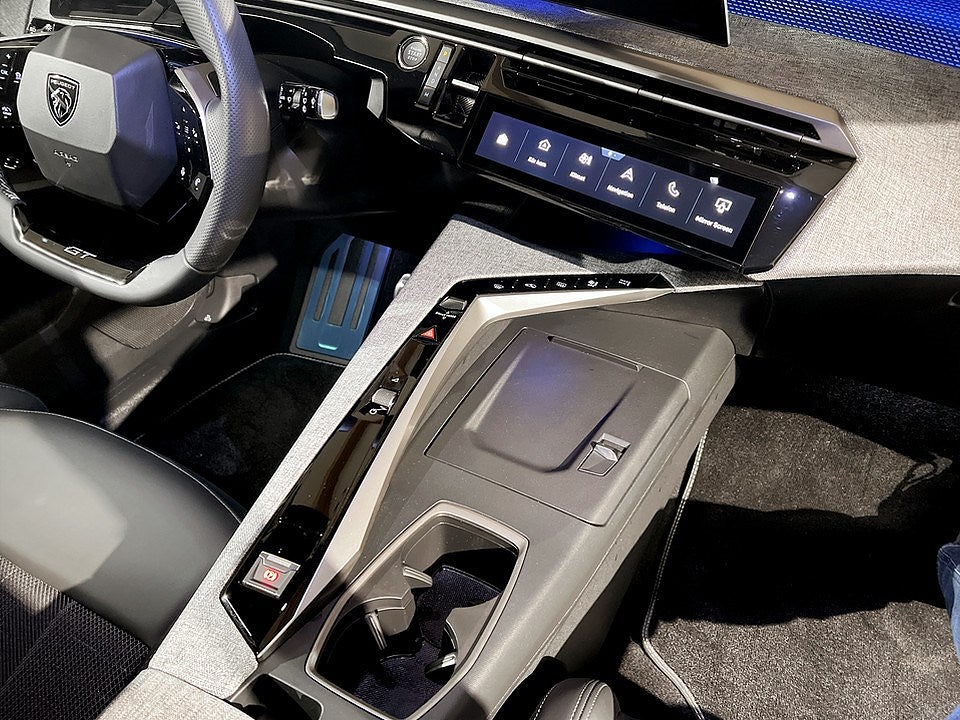 Bild på Peugeot 5008 GT Hybrid 145hk Aut - NAV,B-KAMERA,EL-BAKLUCKA